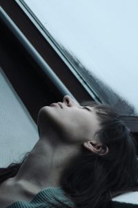Tired person representing idiopathic hypersomnia in the USA and possible flumazenil treatment research.